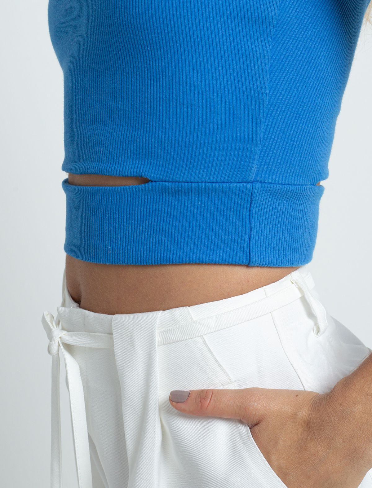 T-shirt with square neckline