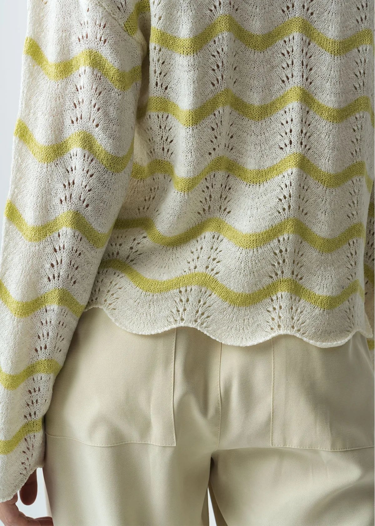 Closed design woven diver
