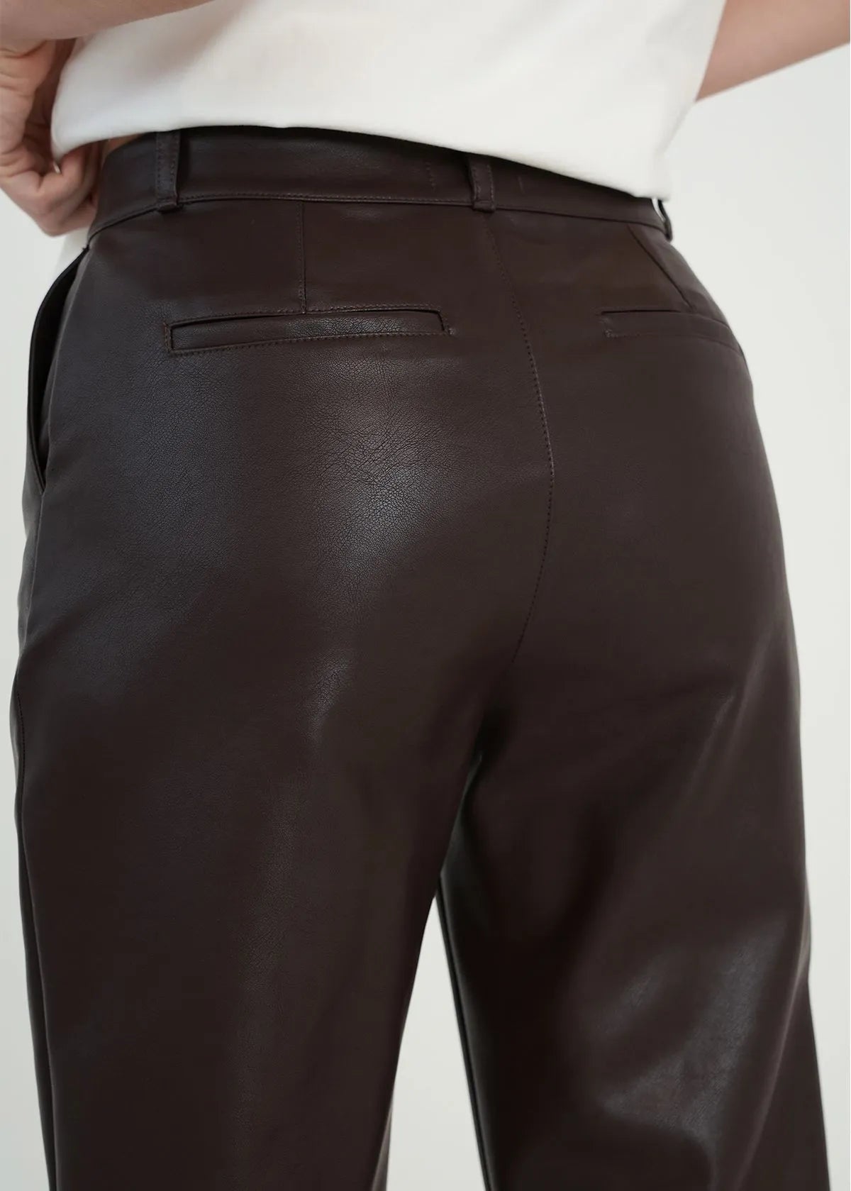 Straight pants leather effect
