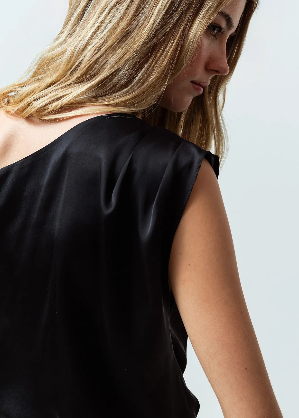 Shirt sleeve shirt in satin