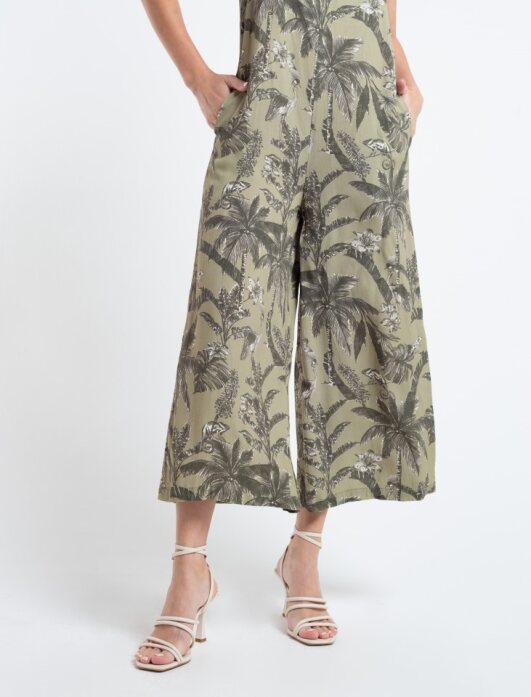 Long pants jumpsuit.