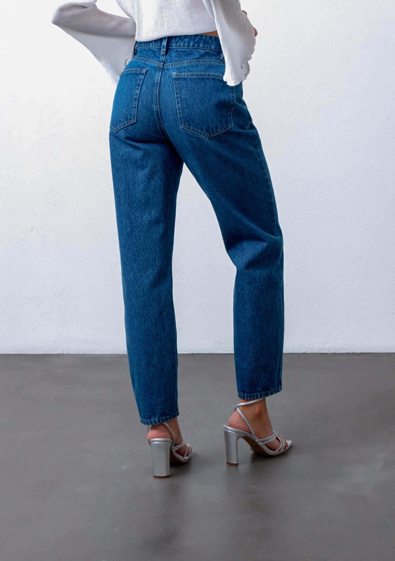 Jean Mom fit high shot