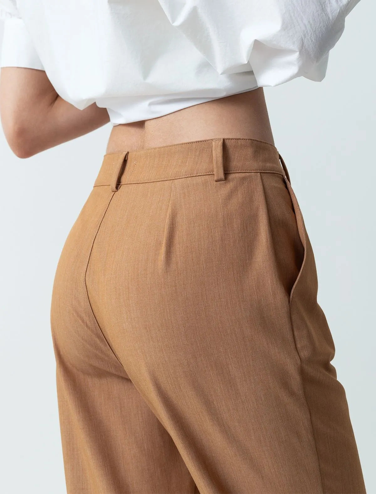 Medium Rise Straight leg Pant