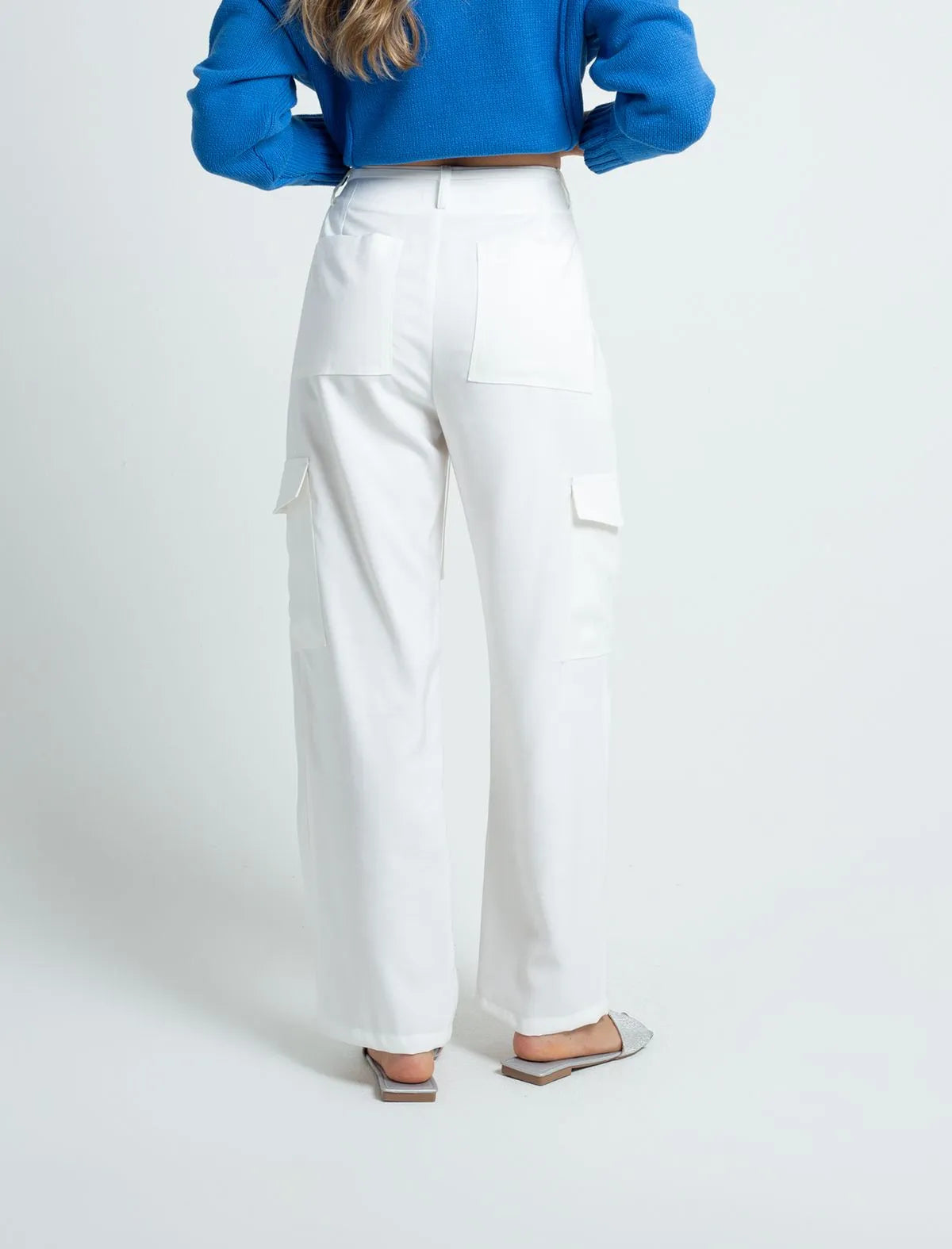 Slouchy fit pants • High waist.