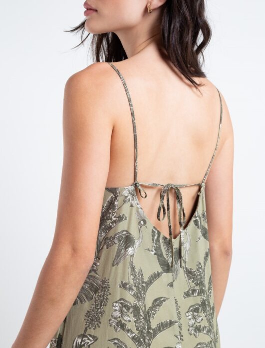 Long pants jumpsuit.