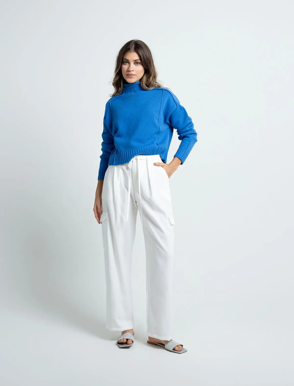 Slouchy fit pants • High waist.