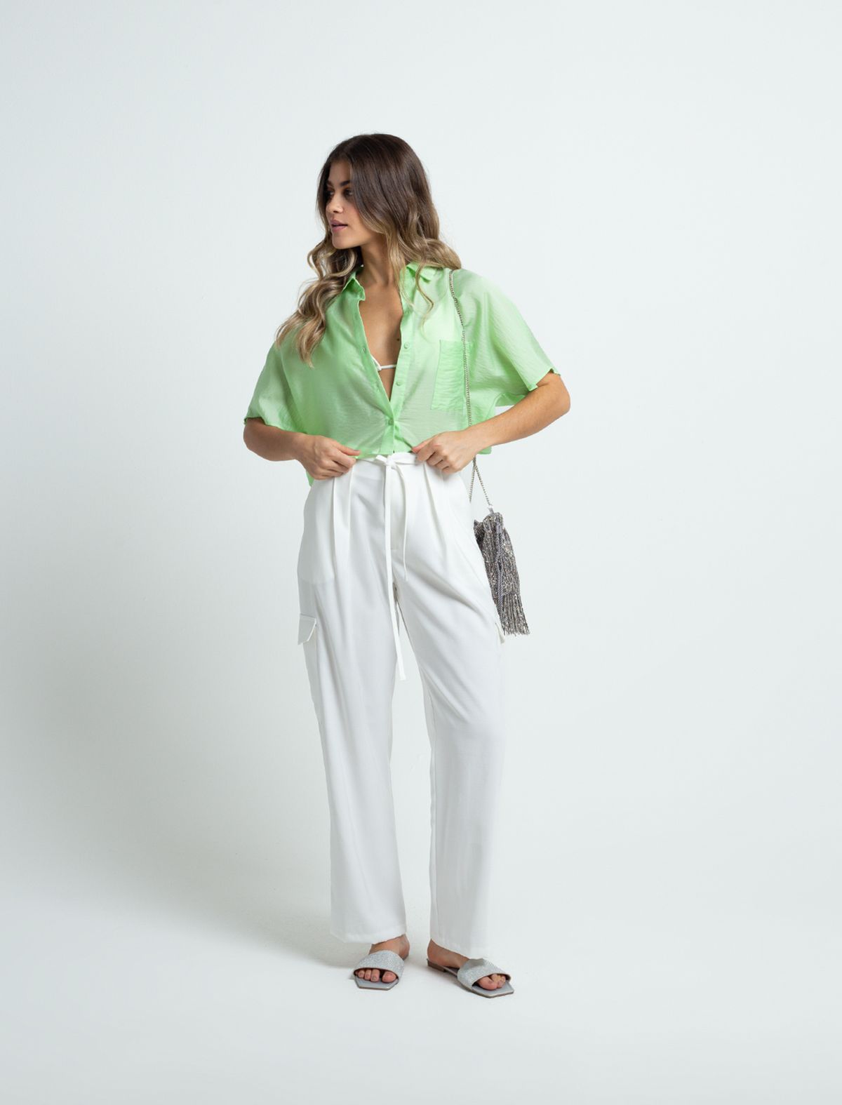 • Crop length. • Wide silhouette.