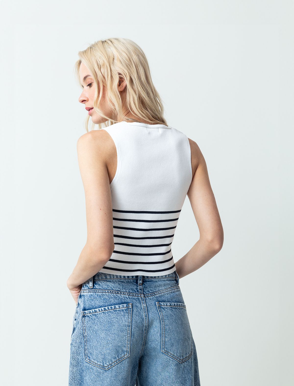 Vest open design