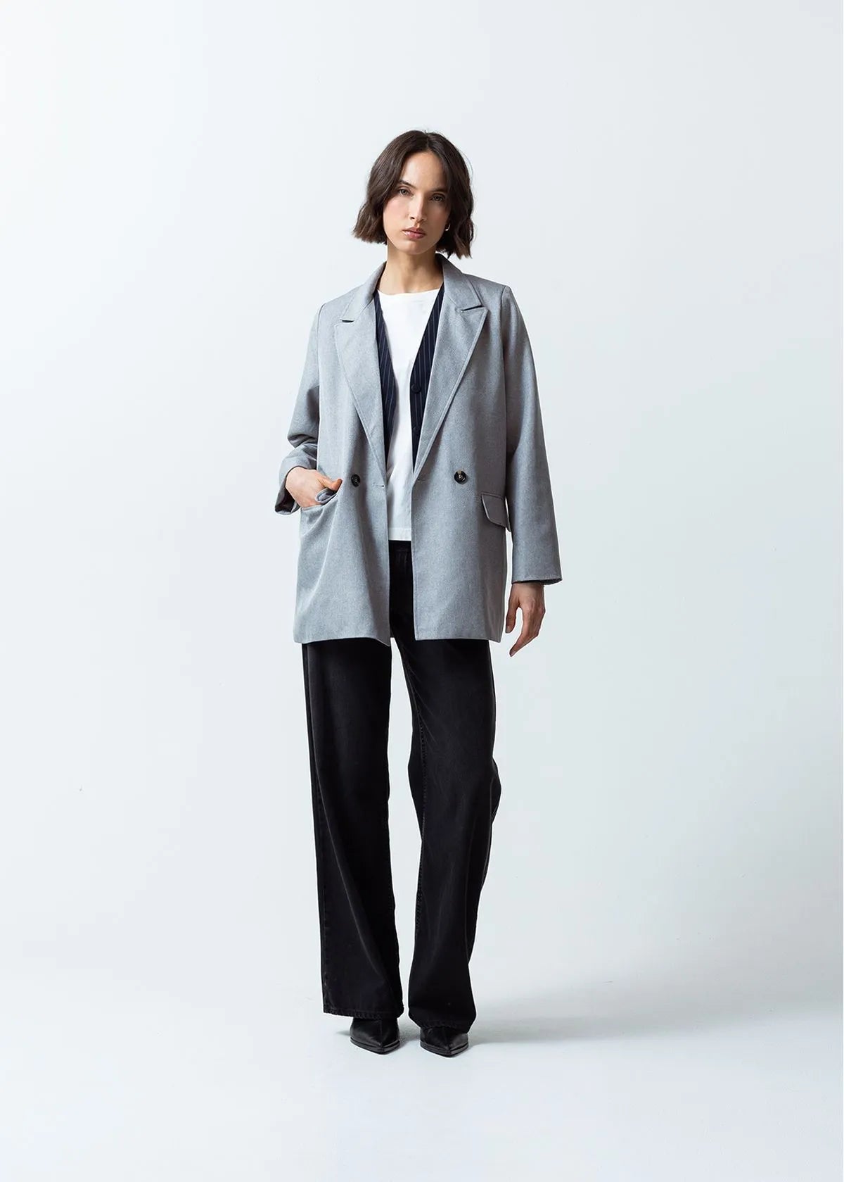 Jacket with lapelap collar