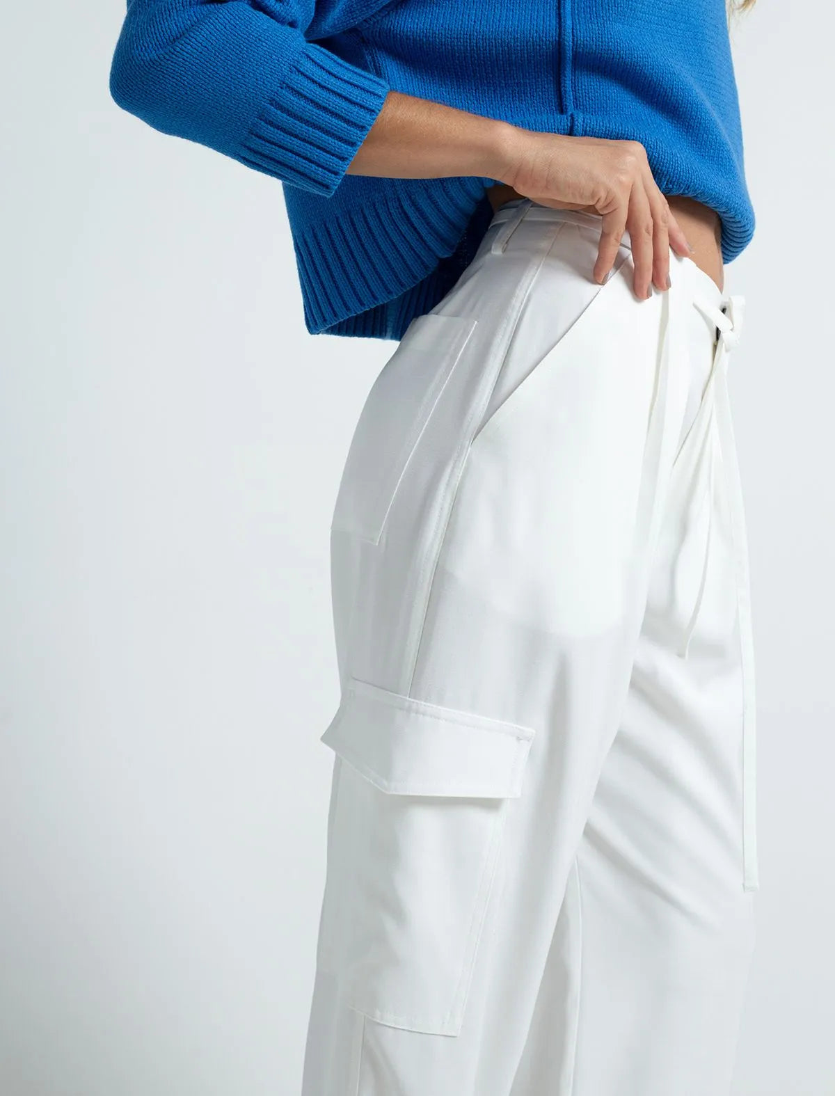 Slouchy fit pants • High waist.