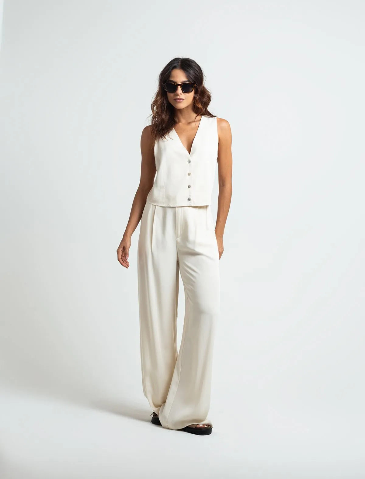 Trousers in fluid fabric • Palazzo style.