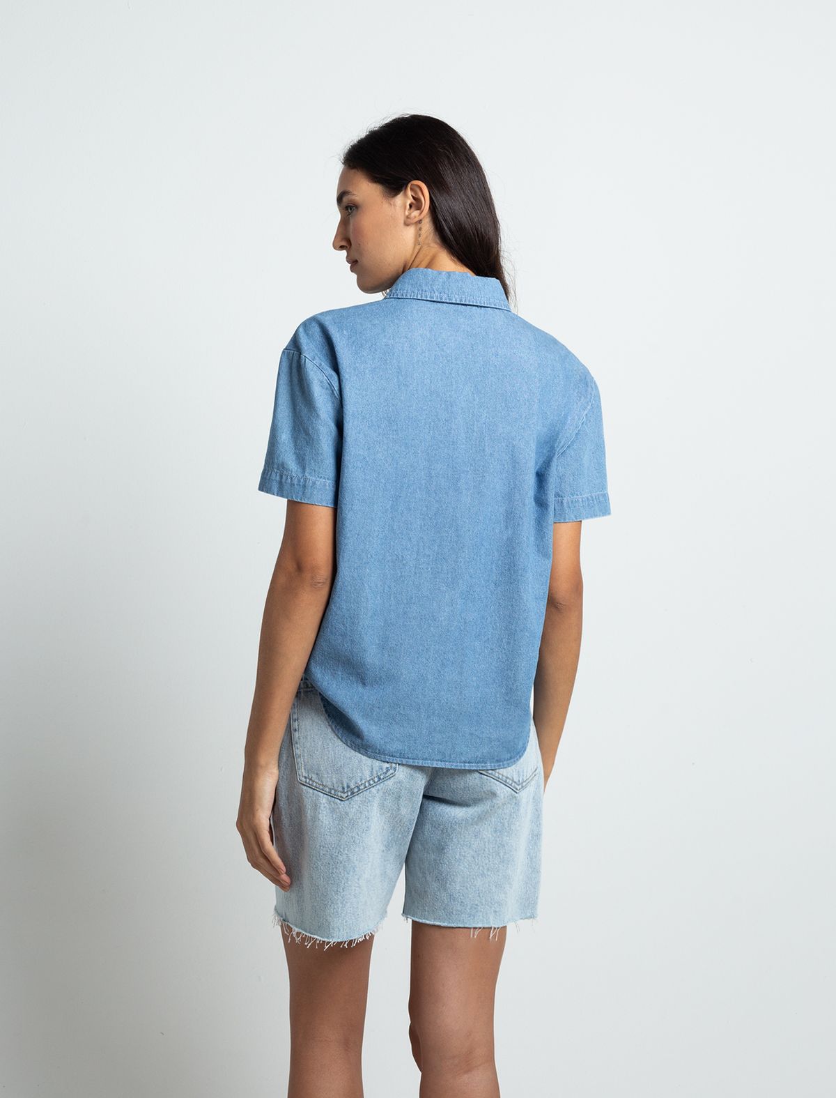 Classic collar shirt