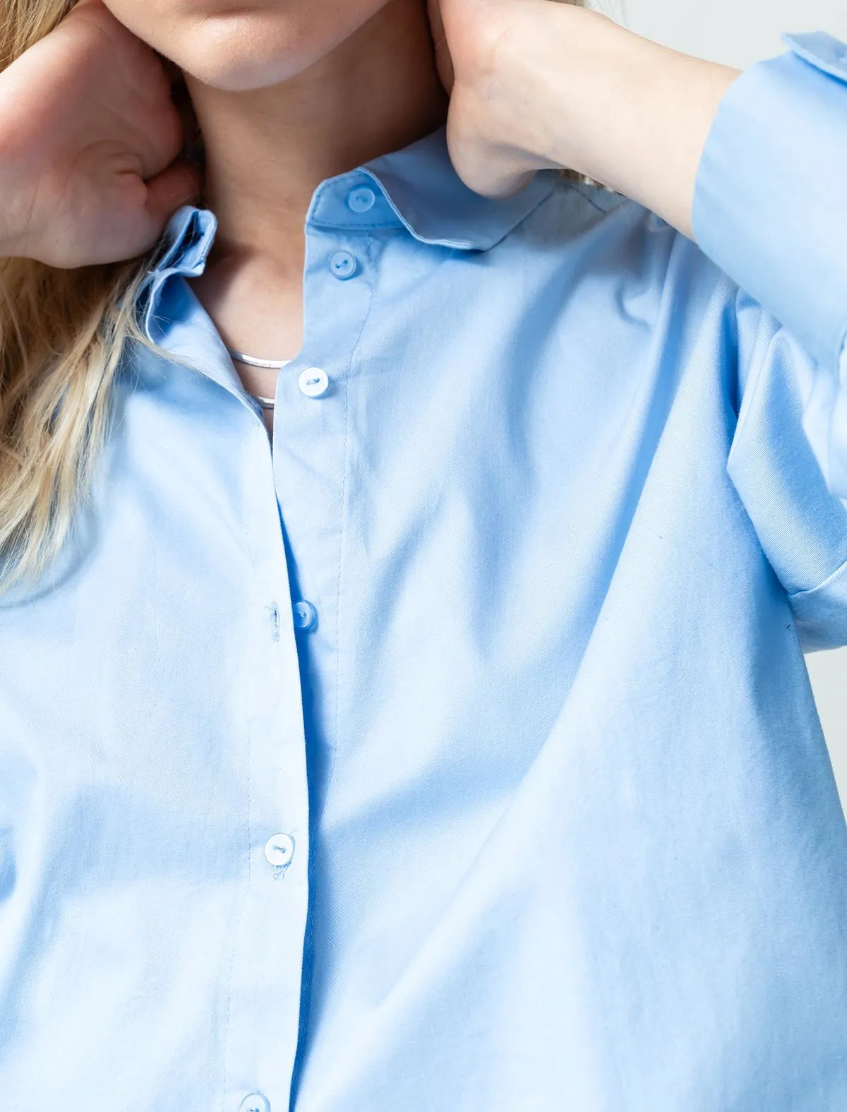 Waistband-length shirt