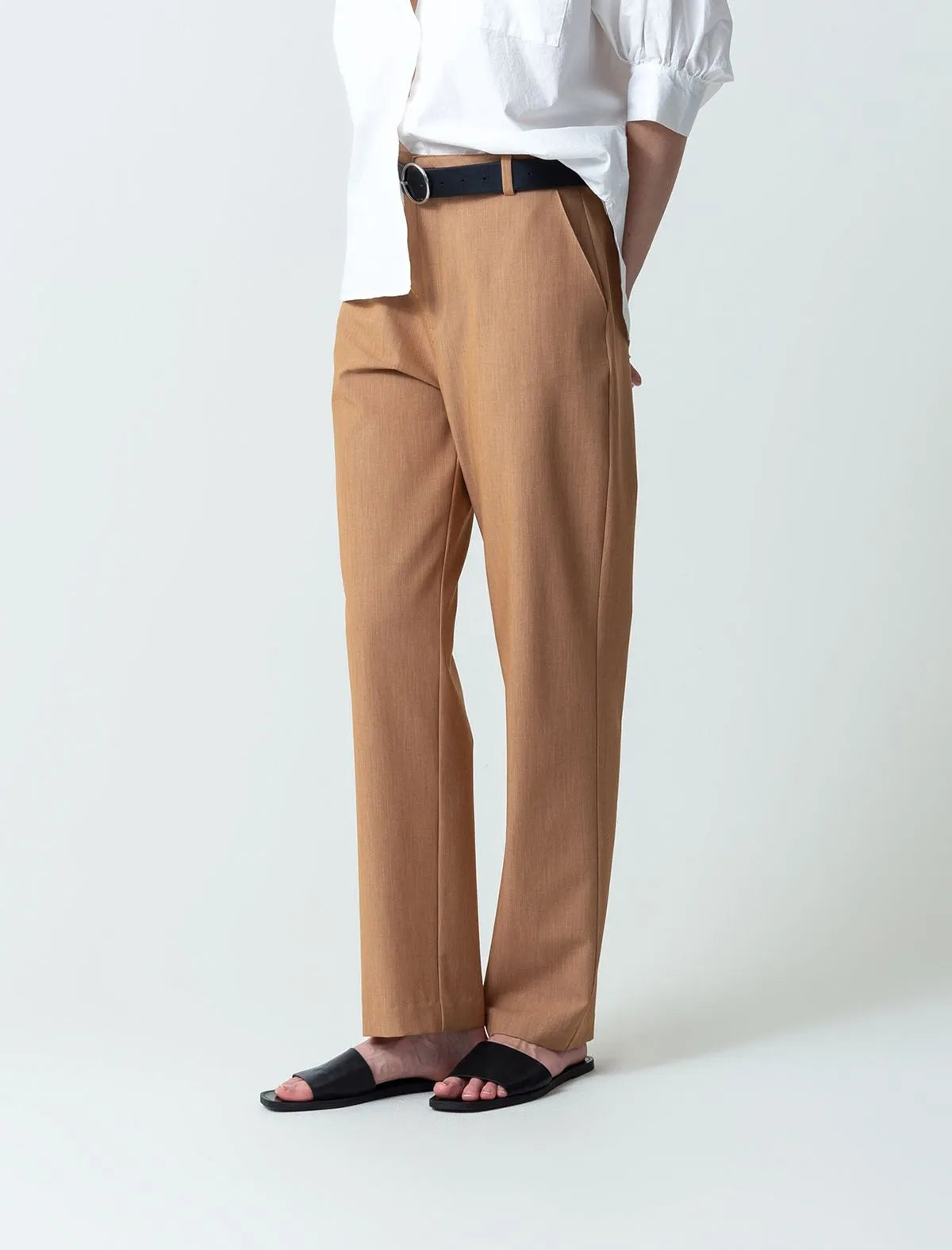 Medium Rise Straight leg Pant