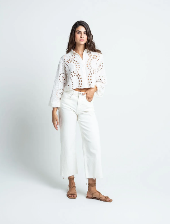 Shirt with classic collar