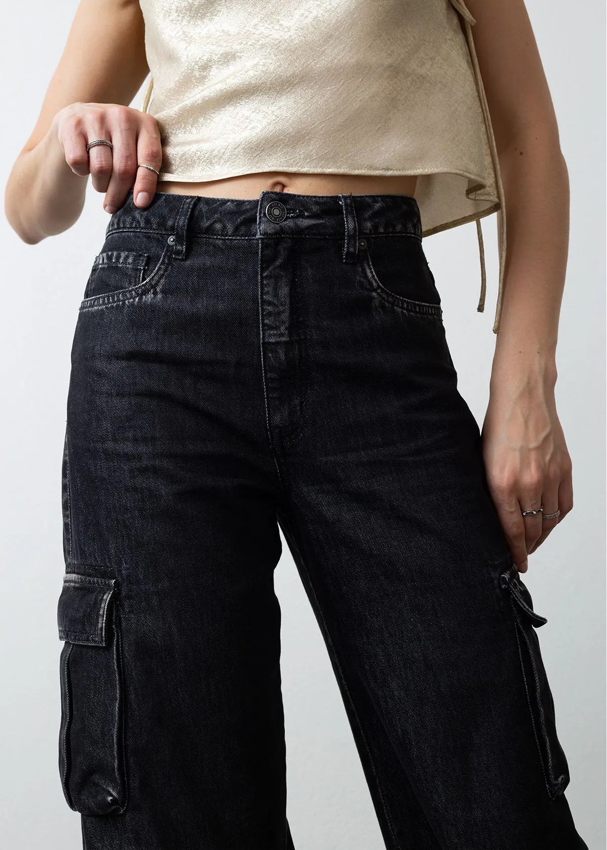 Wide leg cargo black jeans