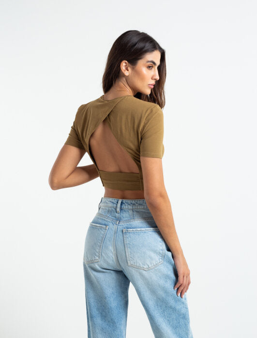 T-shirt with back neckline