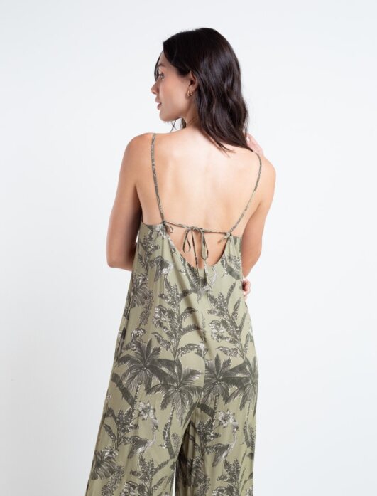 Long pants jumpsuit.