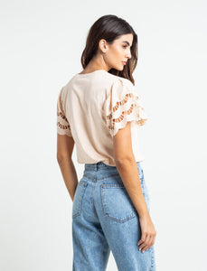 T-shirt with ragged details