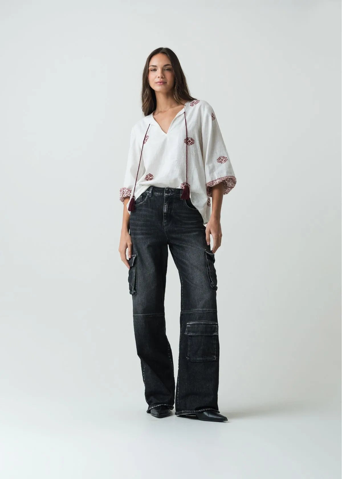 Long sleeve shirt with elastic