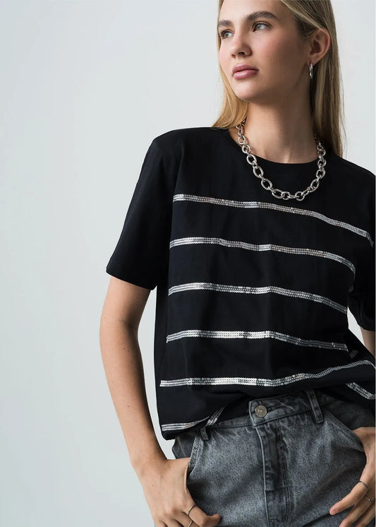 Traditional silhouette T-shirt