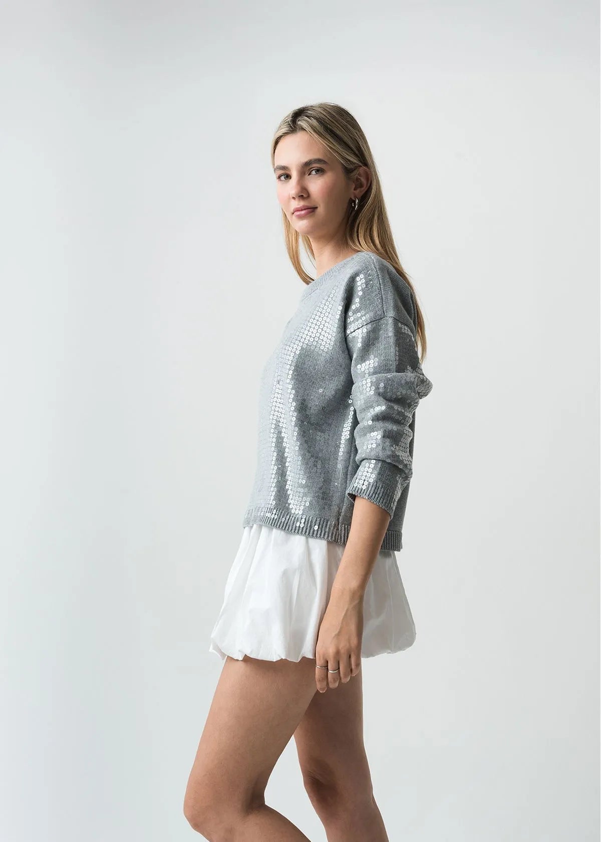 Woven diver with sequin appliques/Users/gabrielpicon/Desktop/1241933-1200-auto.webp