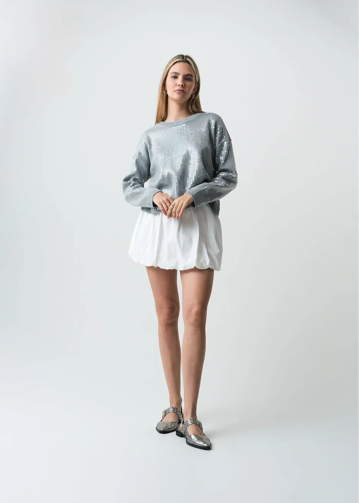 Woven diver with sequin appliques/Users/gabrielpicon/Desktop/1241933-1200-auto.webp
