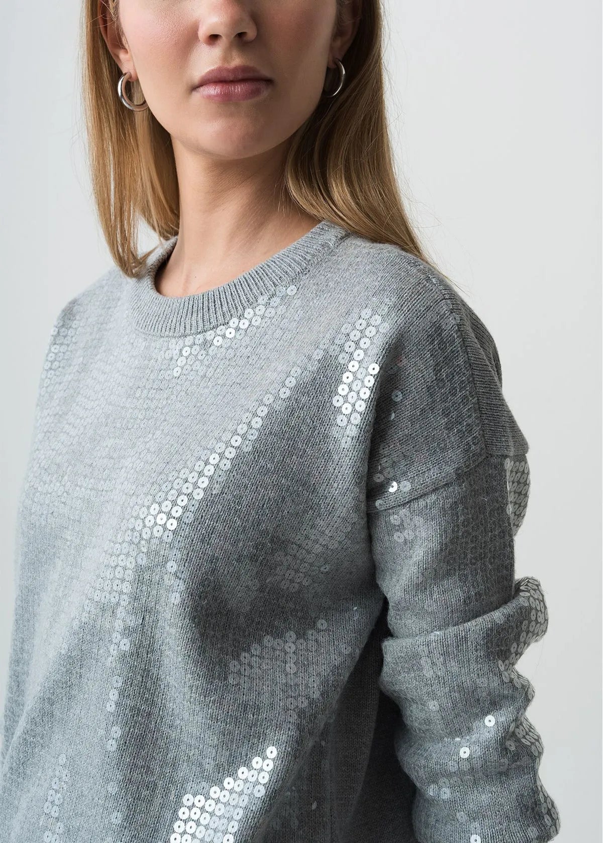 Woven diver with sequin appliques/Users/gabrielpicon/Desktop/1241933-1200-auto.webp