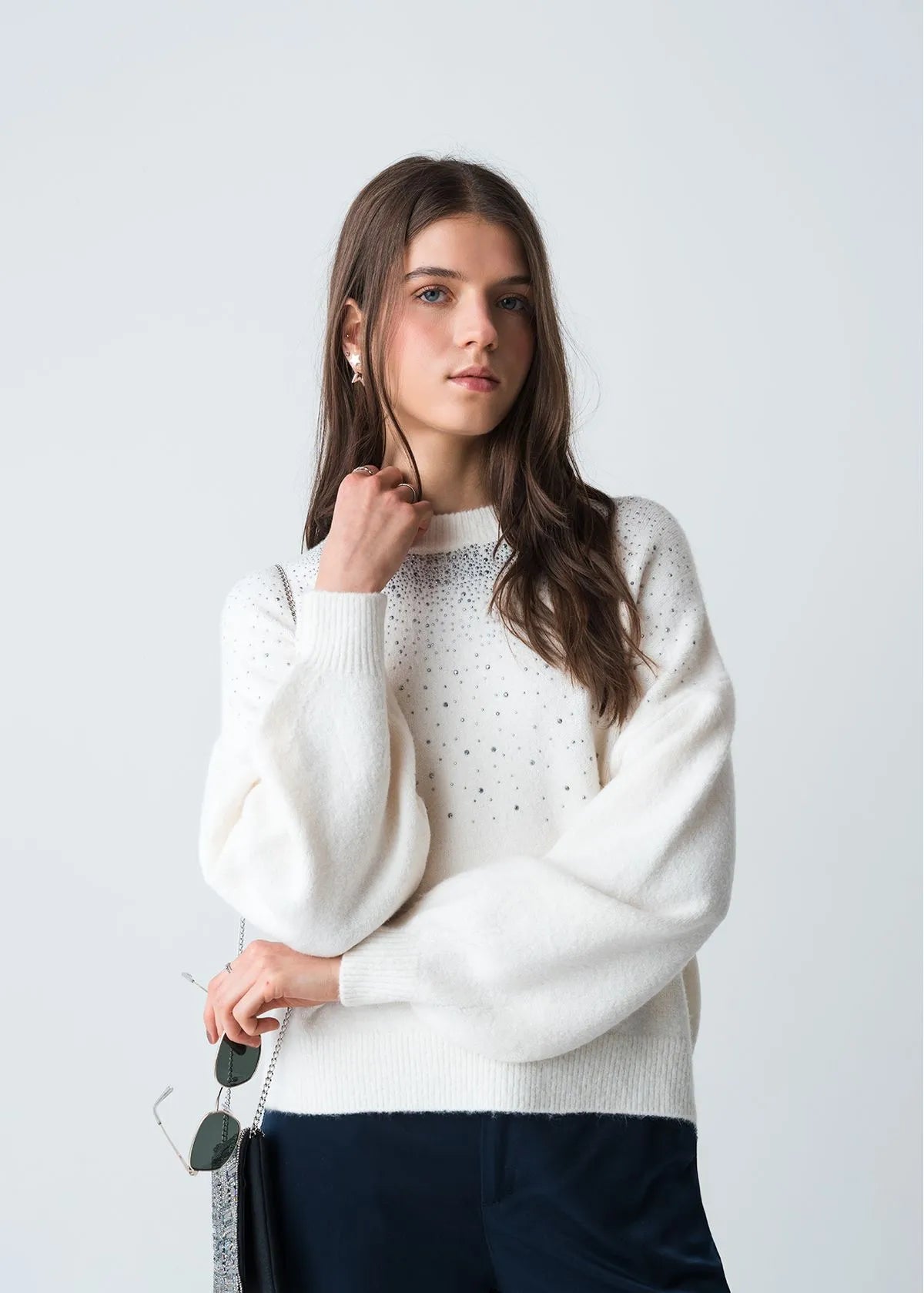 Woven diver with appliques