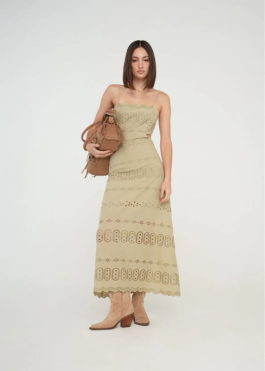 Dress with neckline at the waist