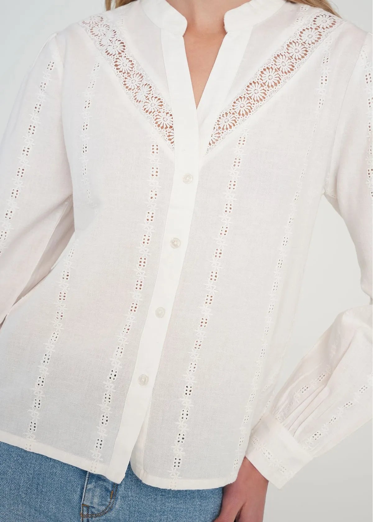 Long sleeve shirt with loose details