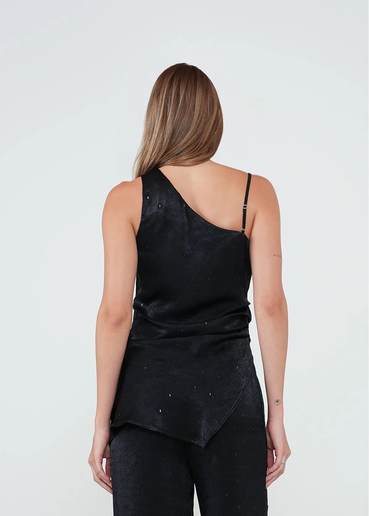 Shirt with asymmetrical design