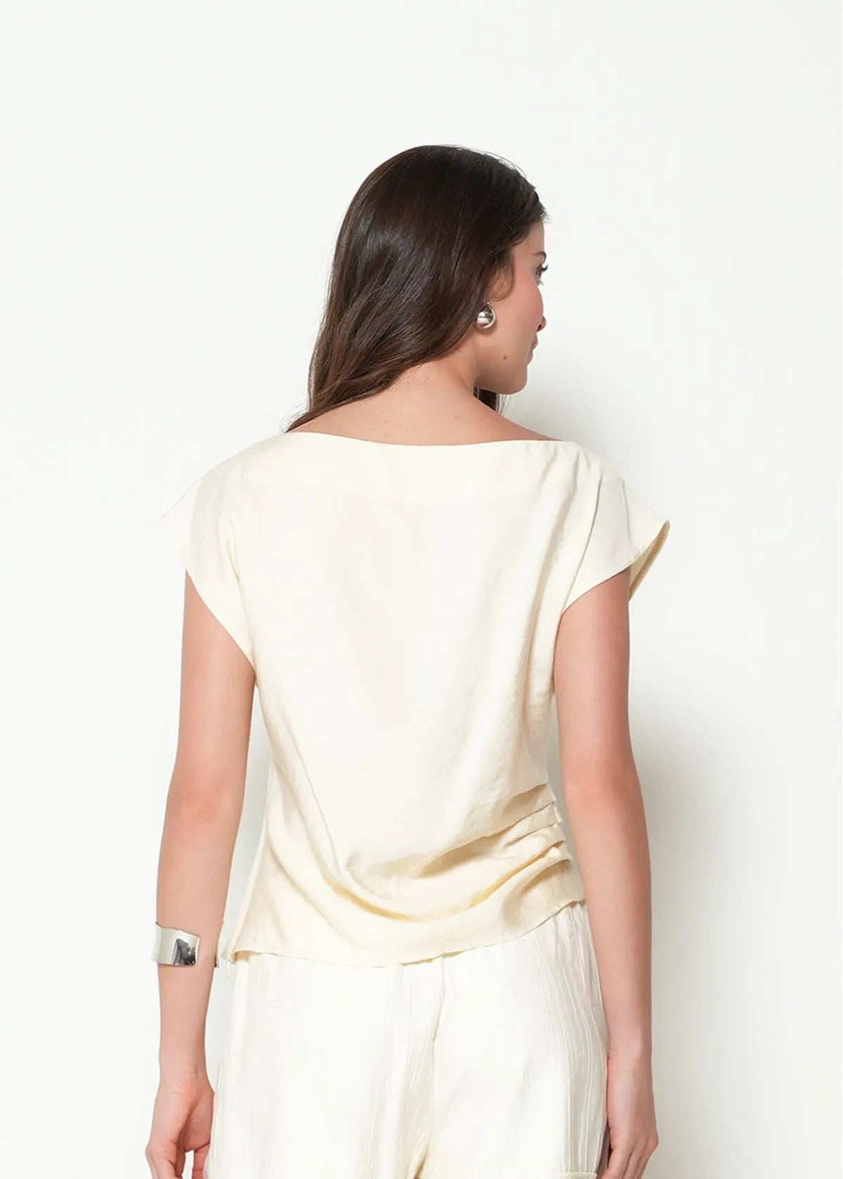 Tray collar shirt with side drape