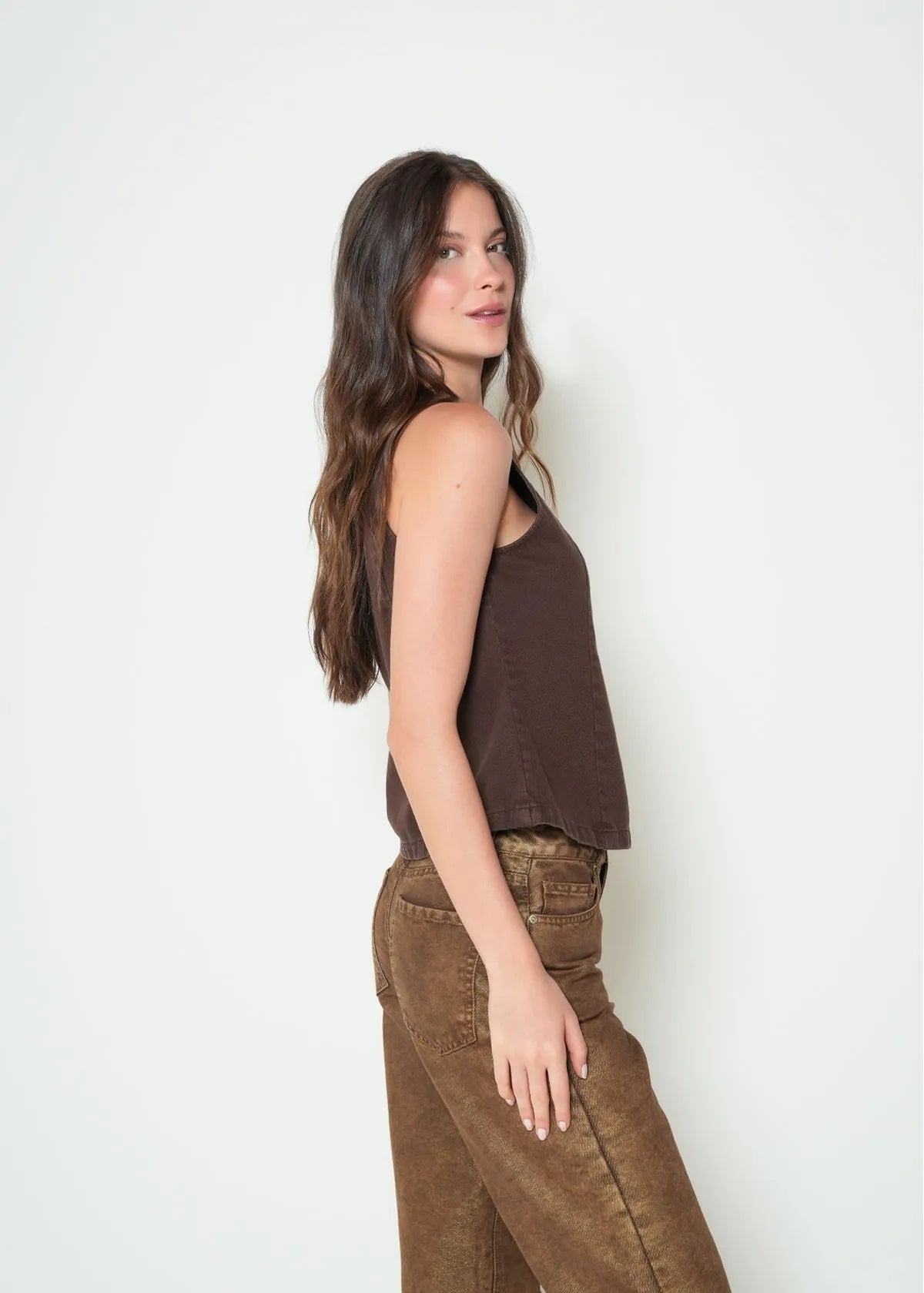 Sleeve shirt with front closure
