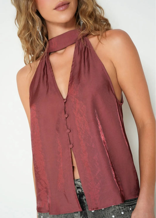 Shirt sleeve armhole v-neck