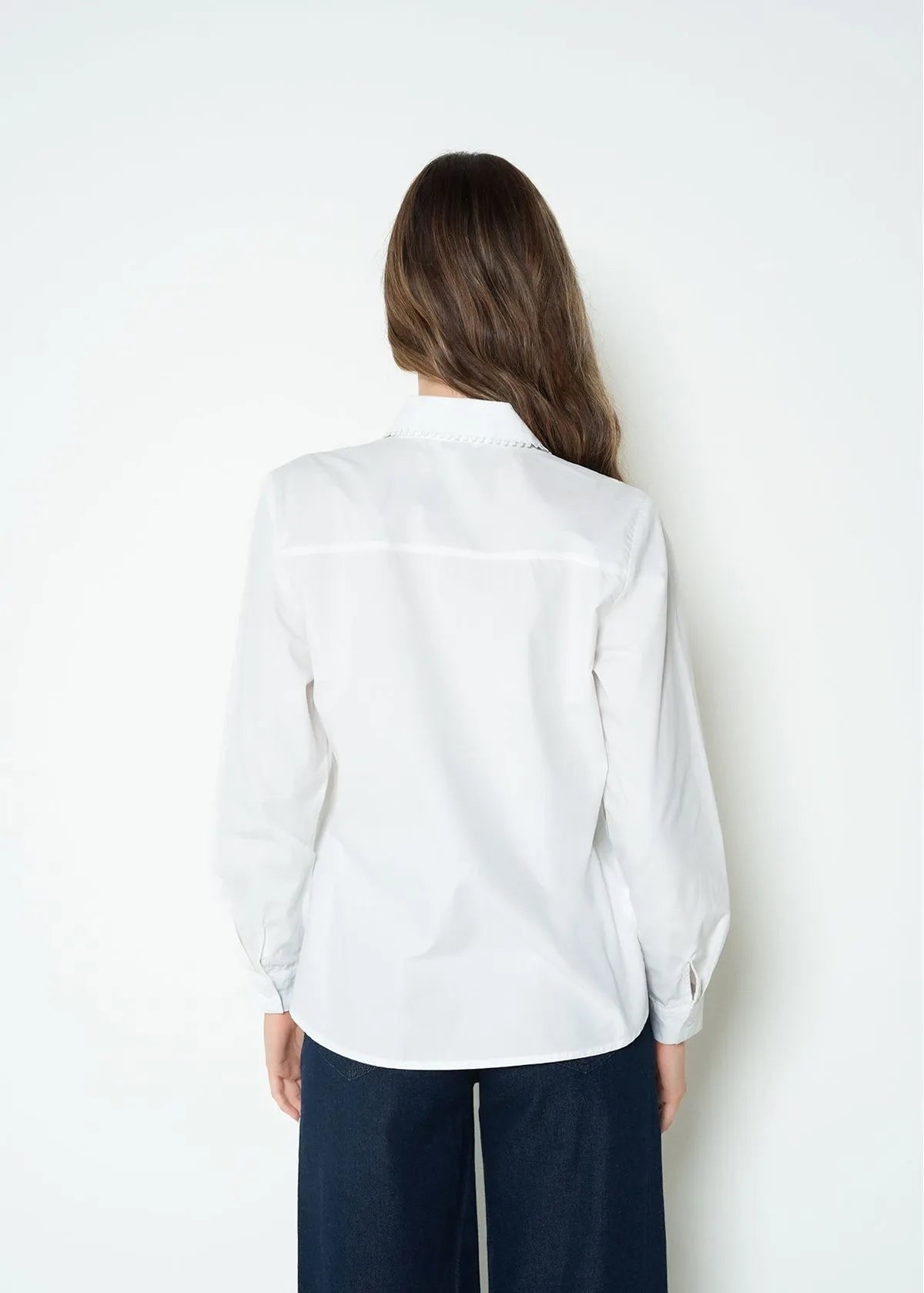 Long sleeve shirt classic collar embroidered