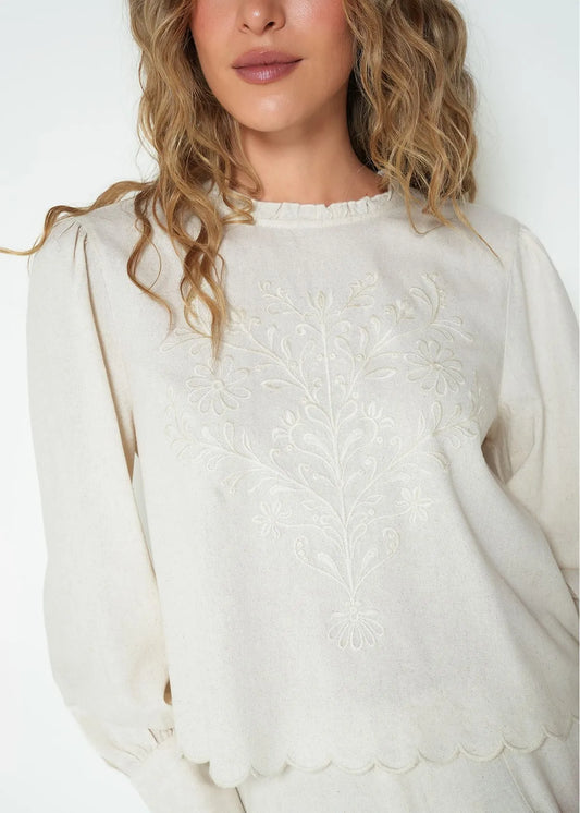Long sleeve shirt with embroidery