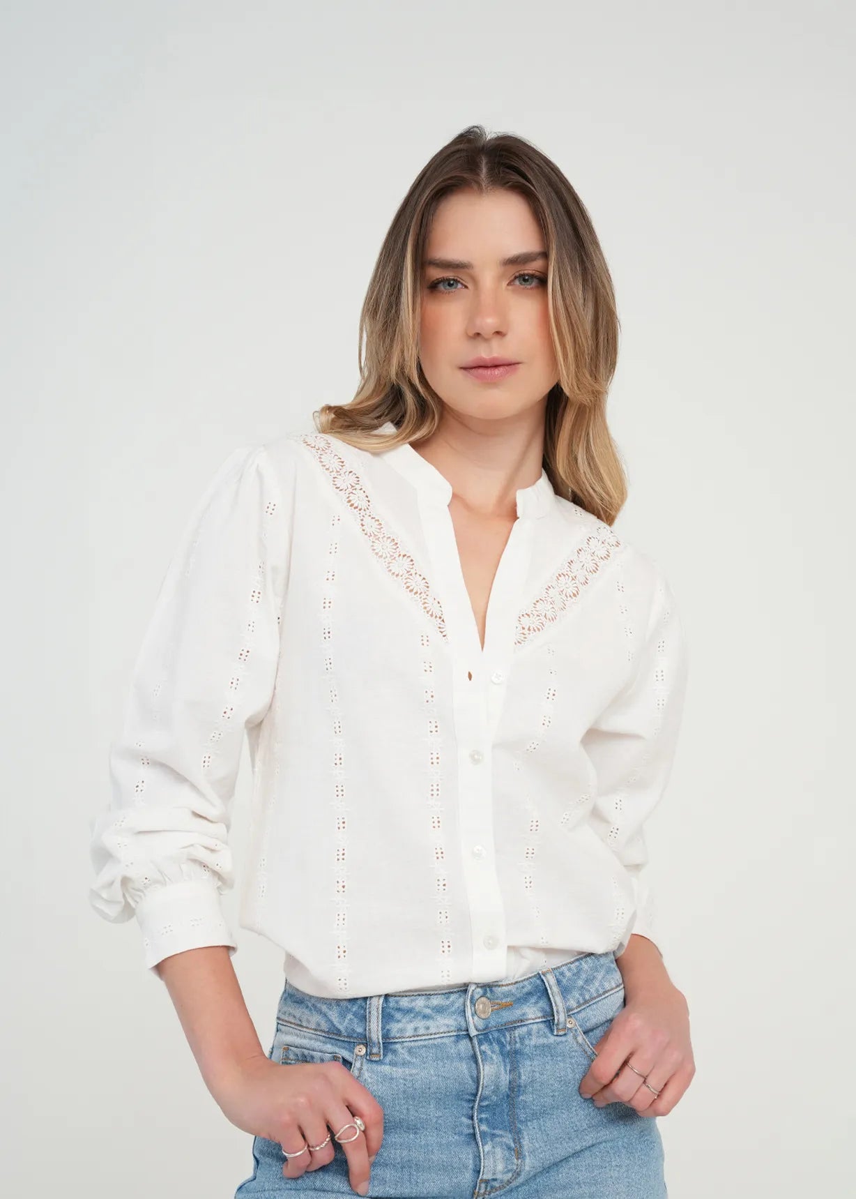 Long sleeve shirt with loose details