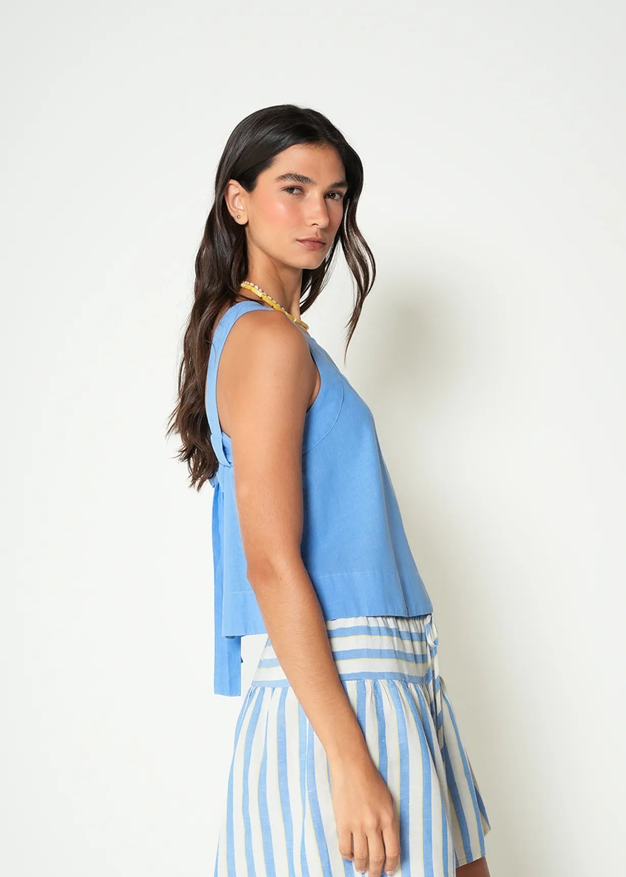 Shirt with detail on the back