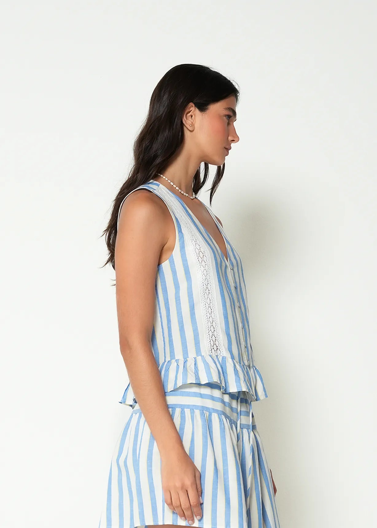 Striped sijace sleeve shirt
