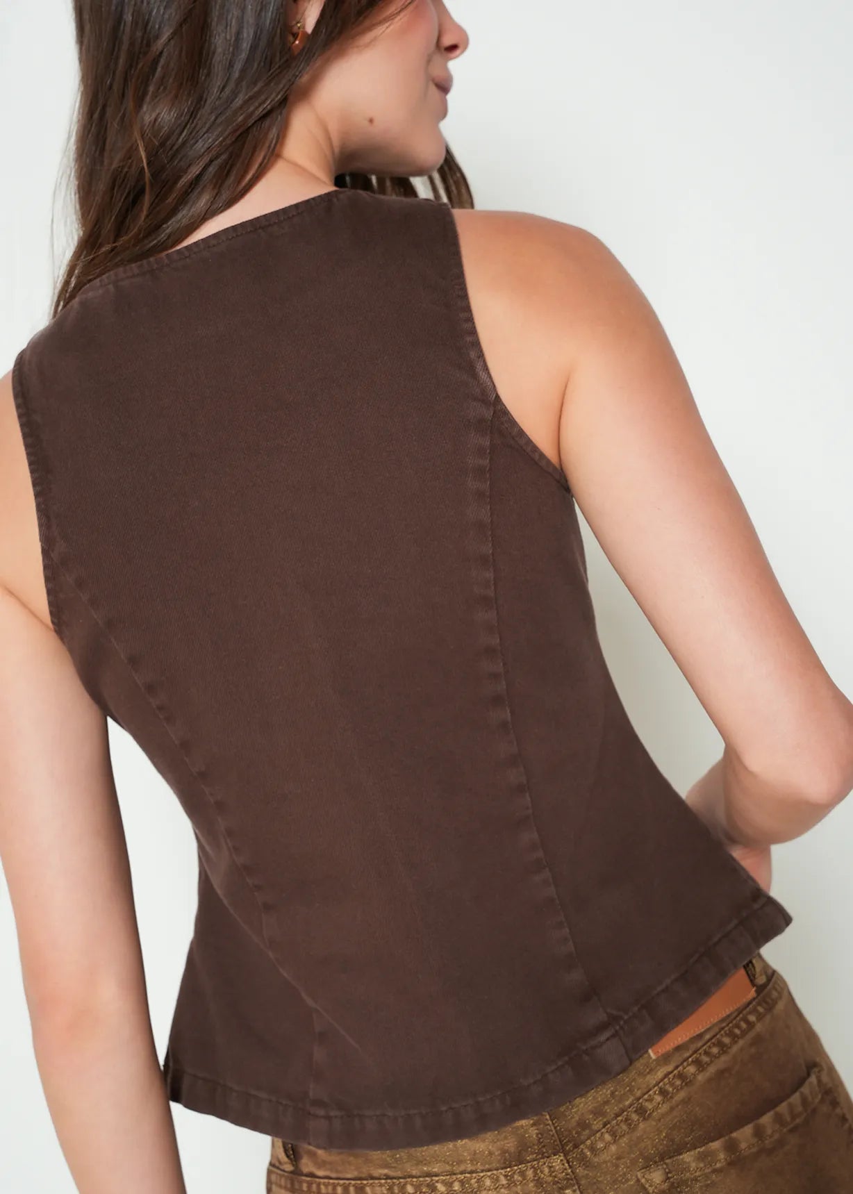 Sleeve shirt with front closure