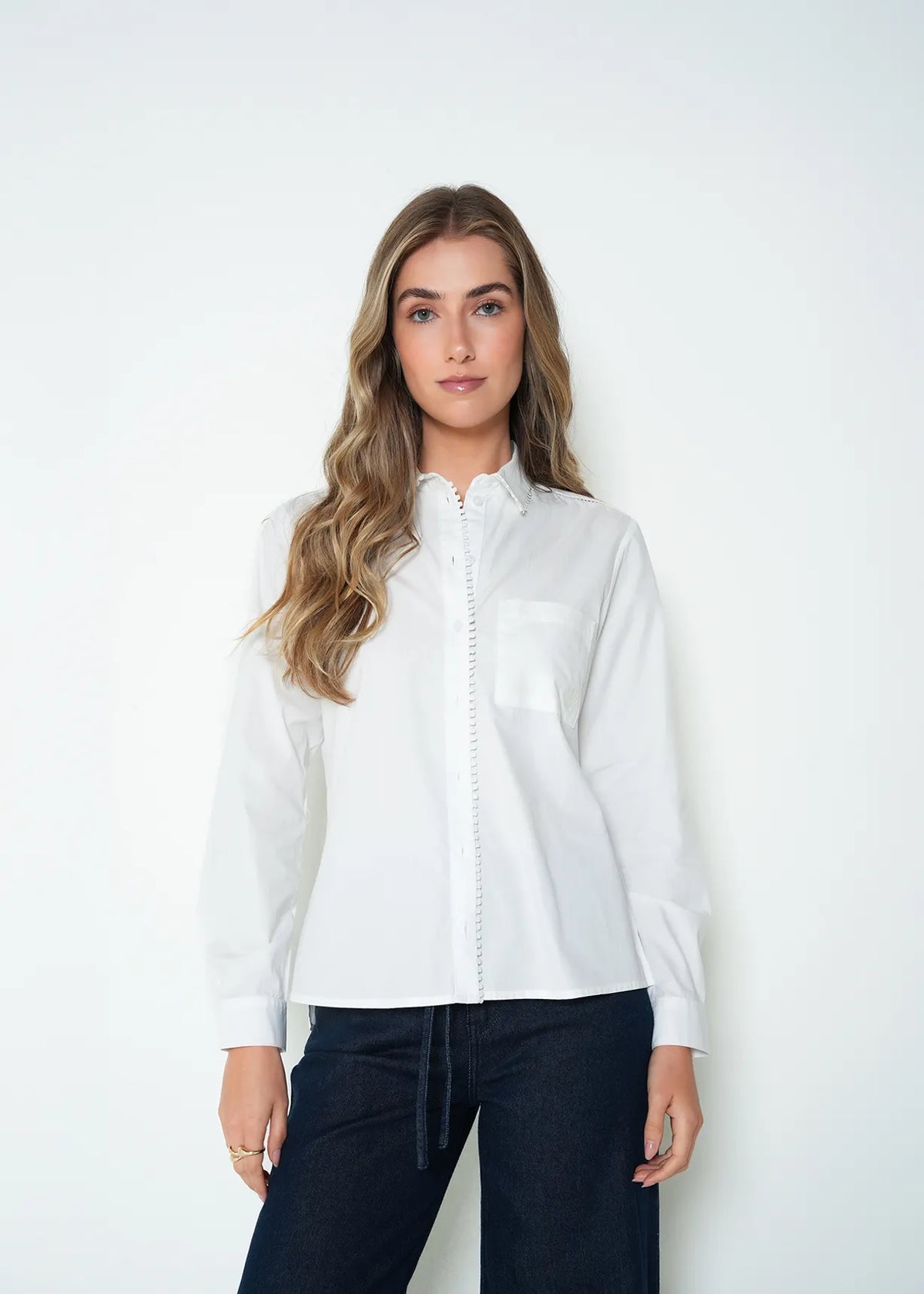 Long sleeve shirt classic collar embroidered