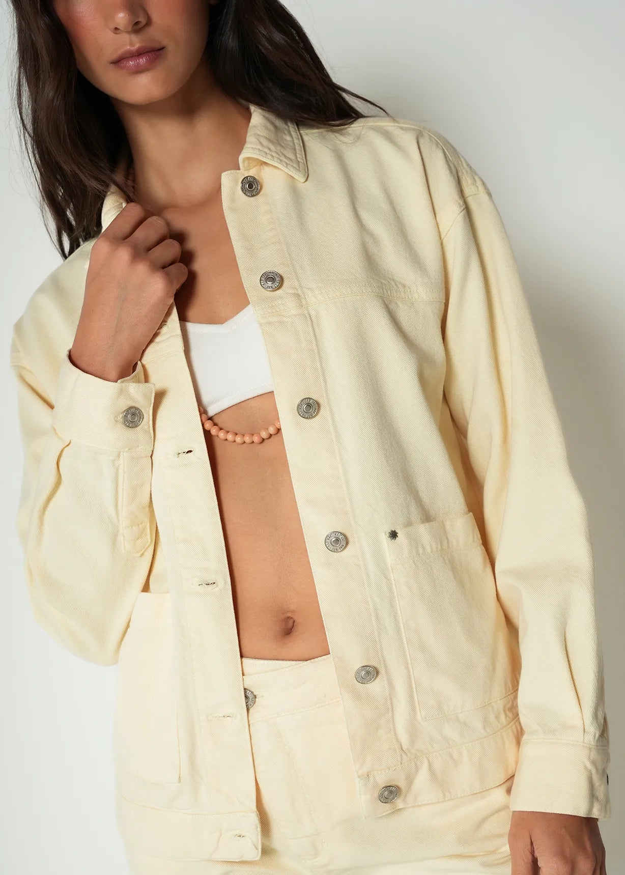 Trucker jacket shirt collar