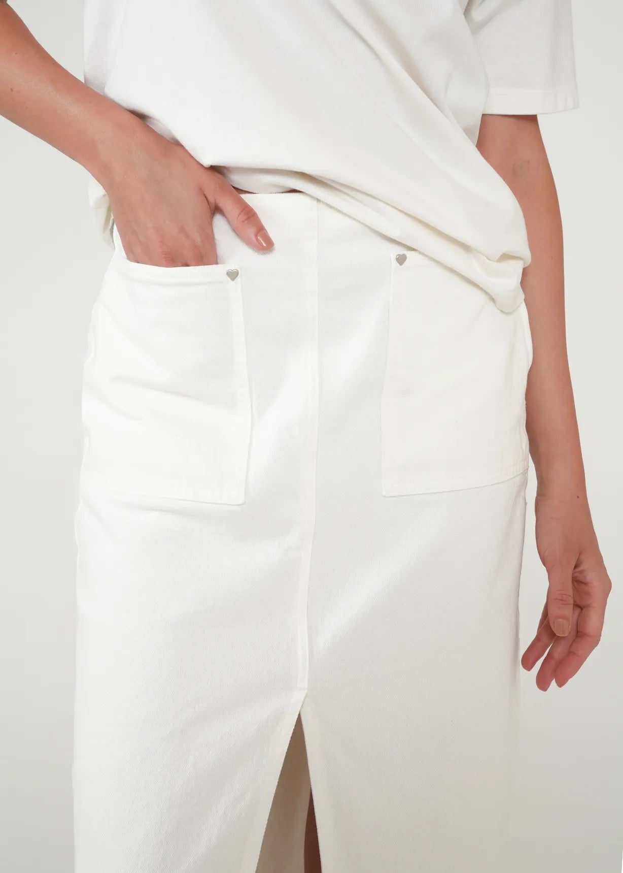 Long skirt with slit