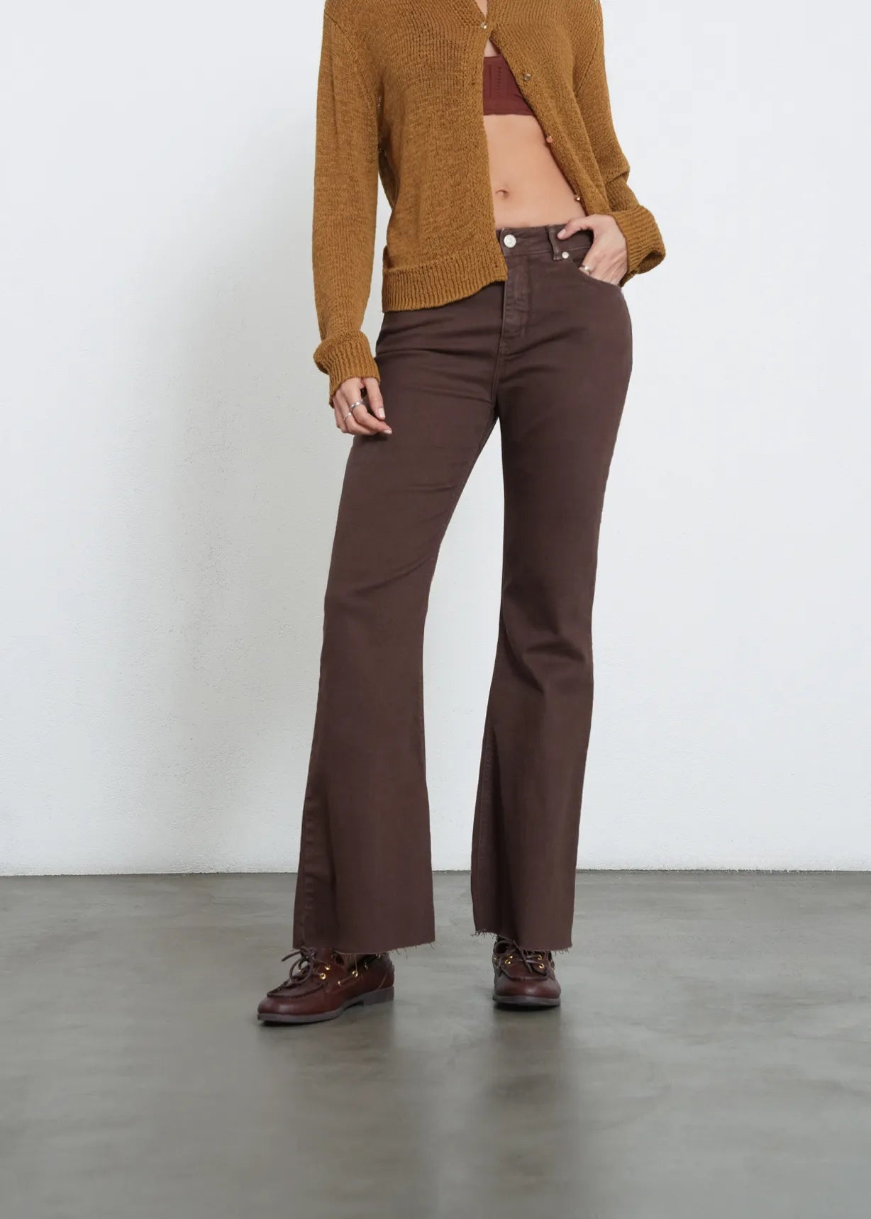 Jean flare tiro alto