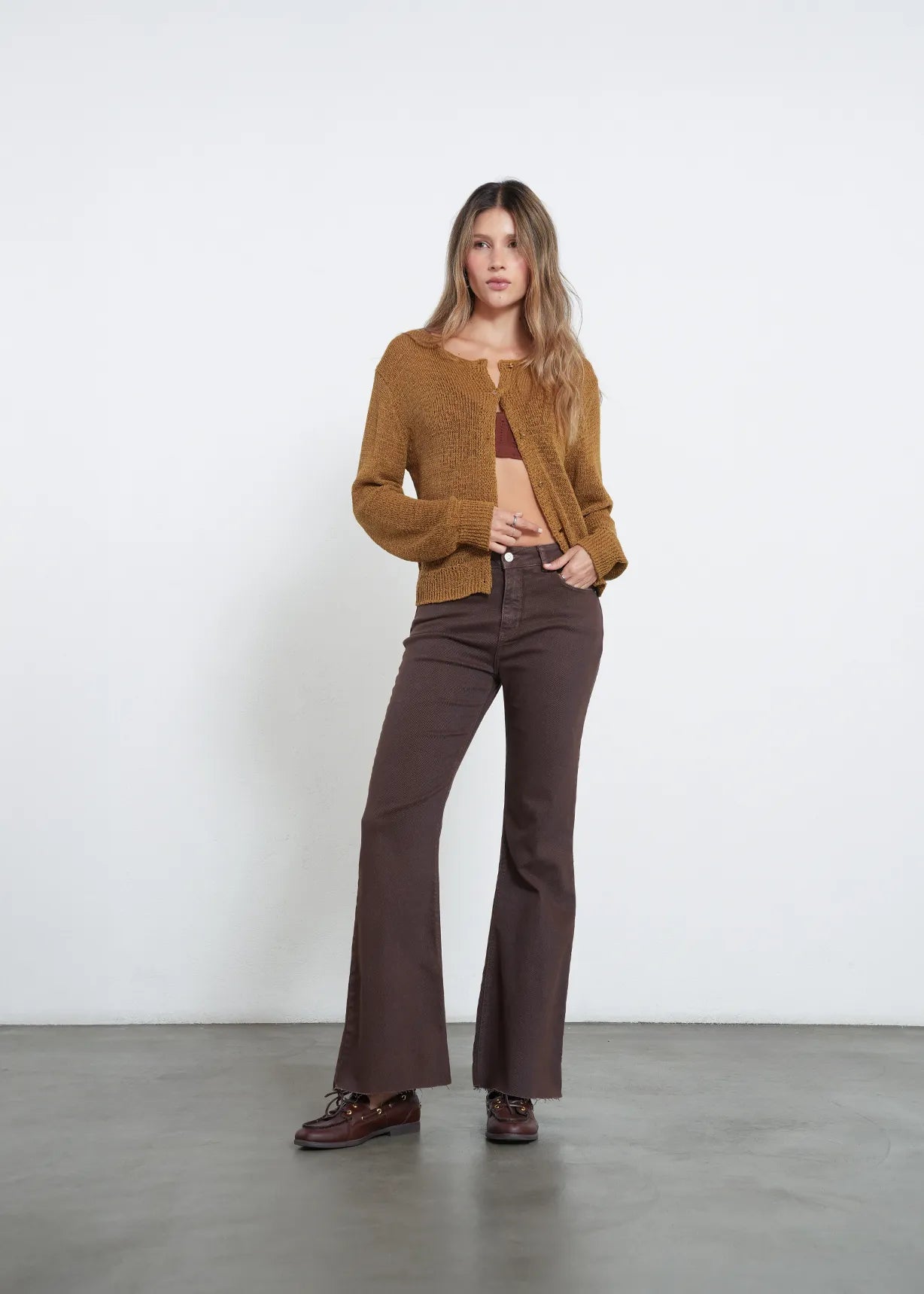Jean flare tiro alto