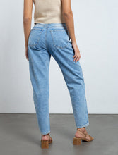 Load image into Gallery viewer, Medium tone jeans.  • High waist.  • Mom fit.  • Five pockets.  • Waistband pins.
