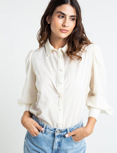 Long sleeve shirt with volume