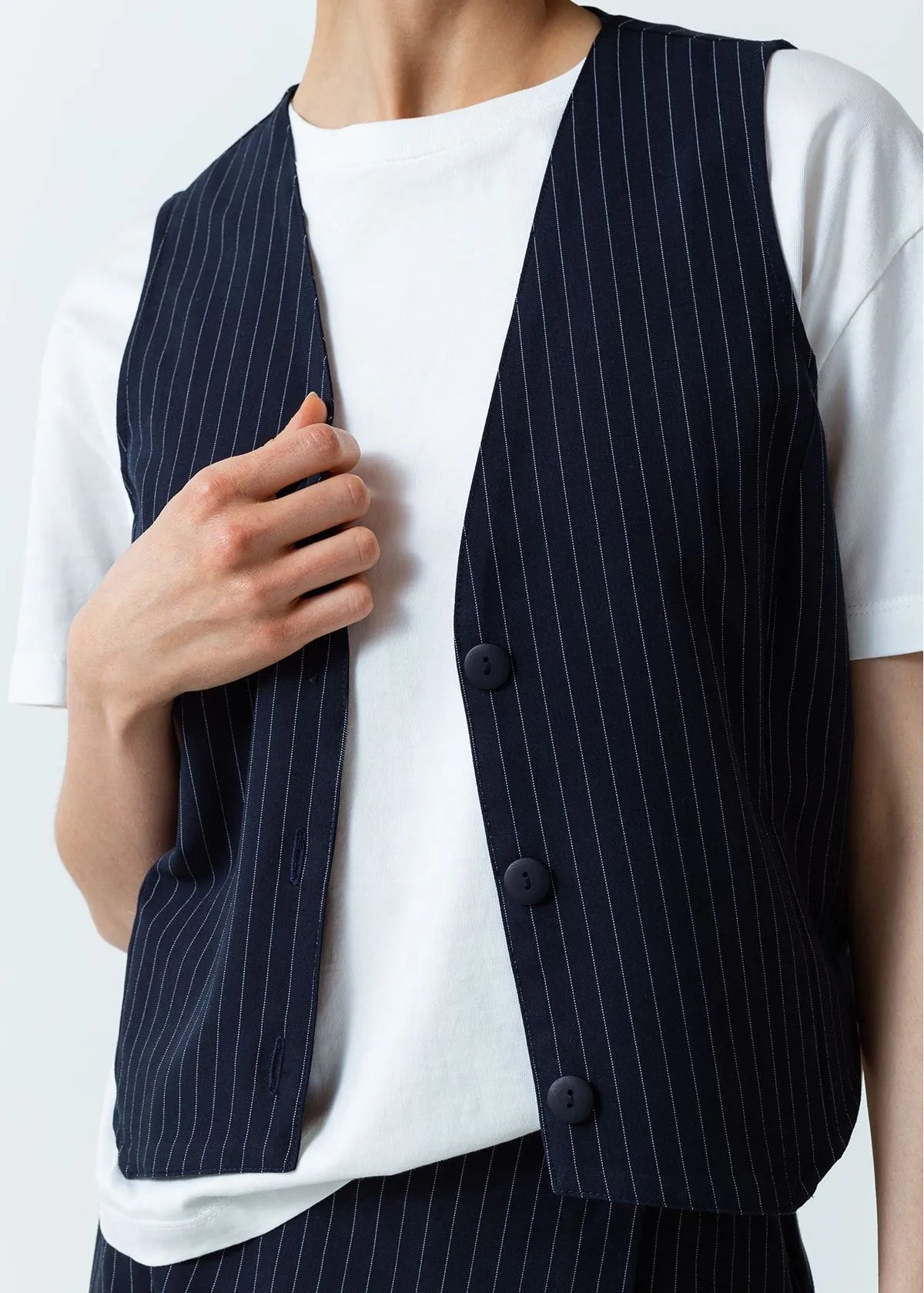 Vest type.